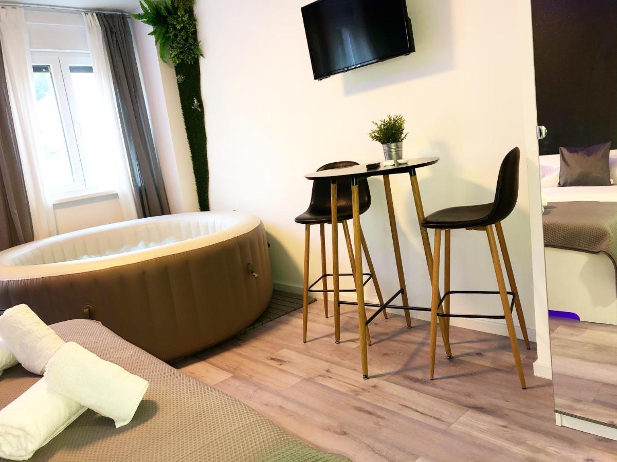 Apartment Zagreb Jacuzzi المظهر الخارجي الصورة