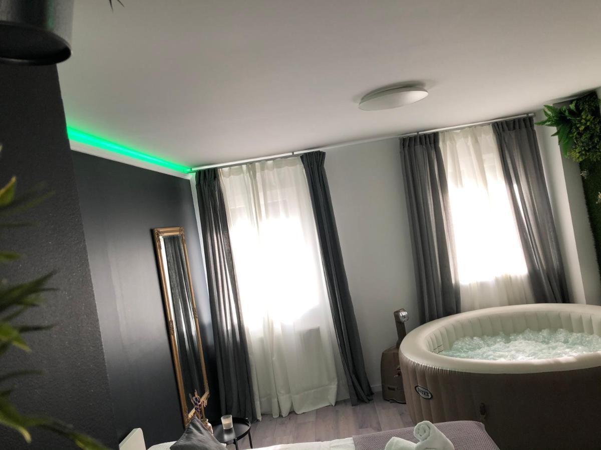 Apartment Zagreb Jacuzzi المظهر الخارجي الصورة