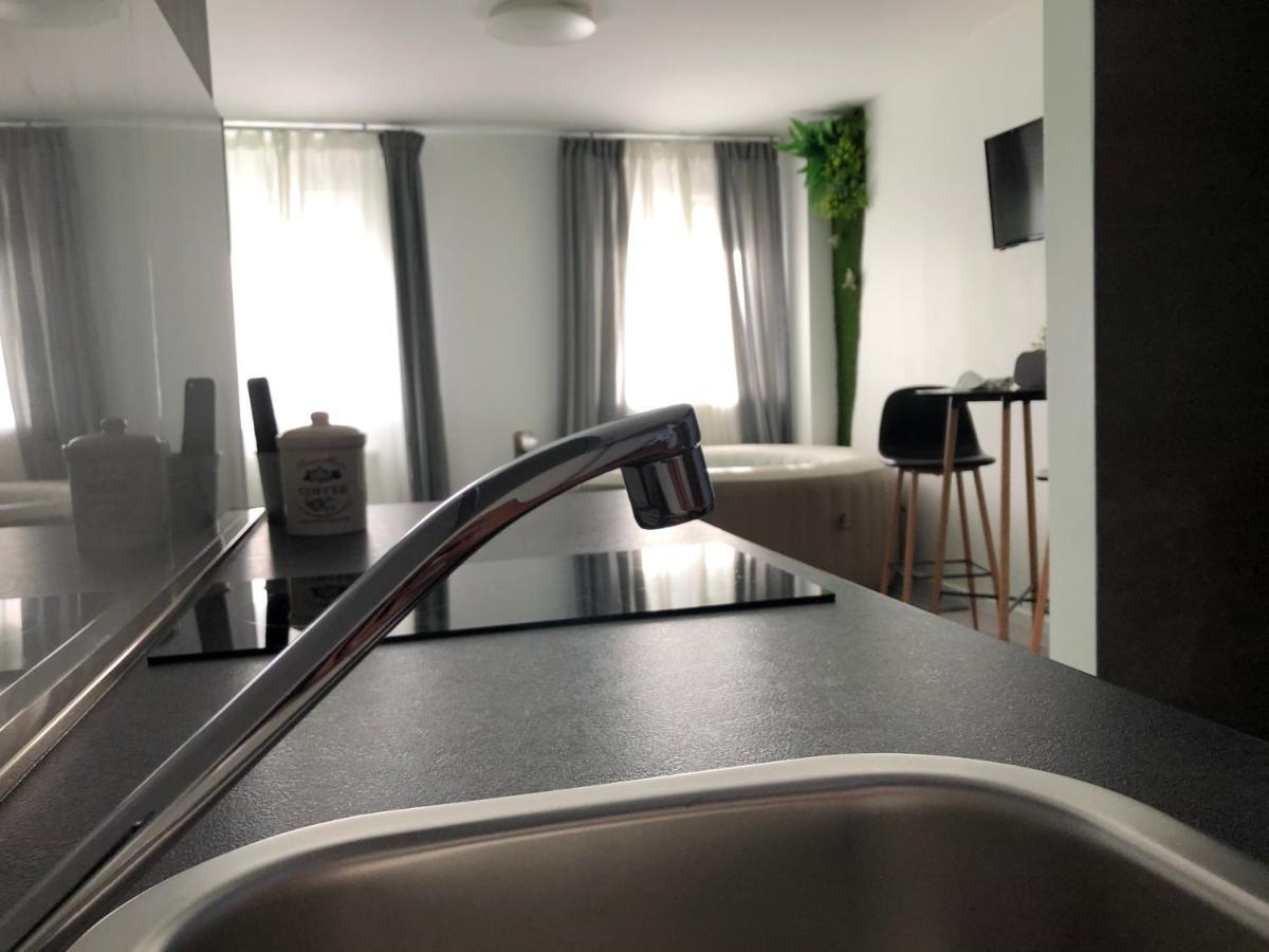 Apartment Zagreb Jacuzzi المظهر الخارجي الصورة