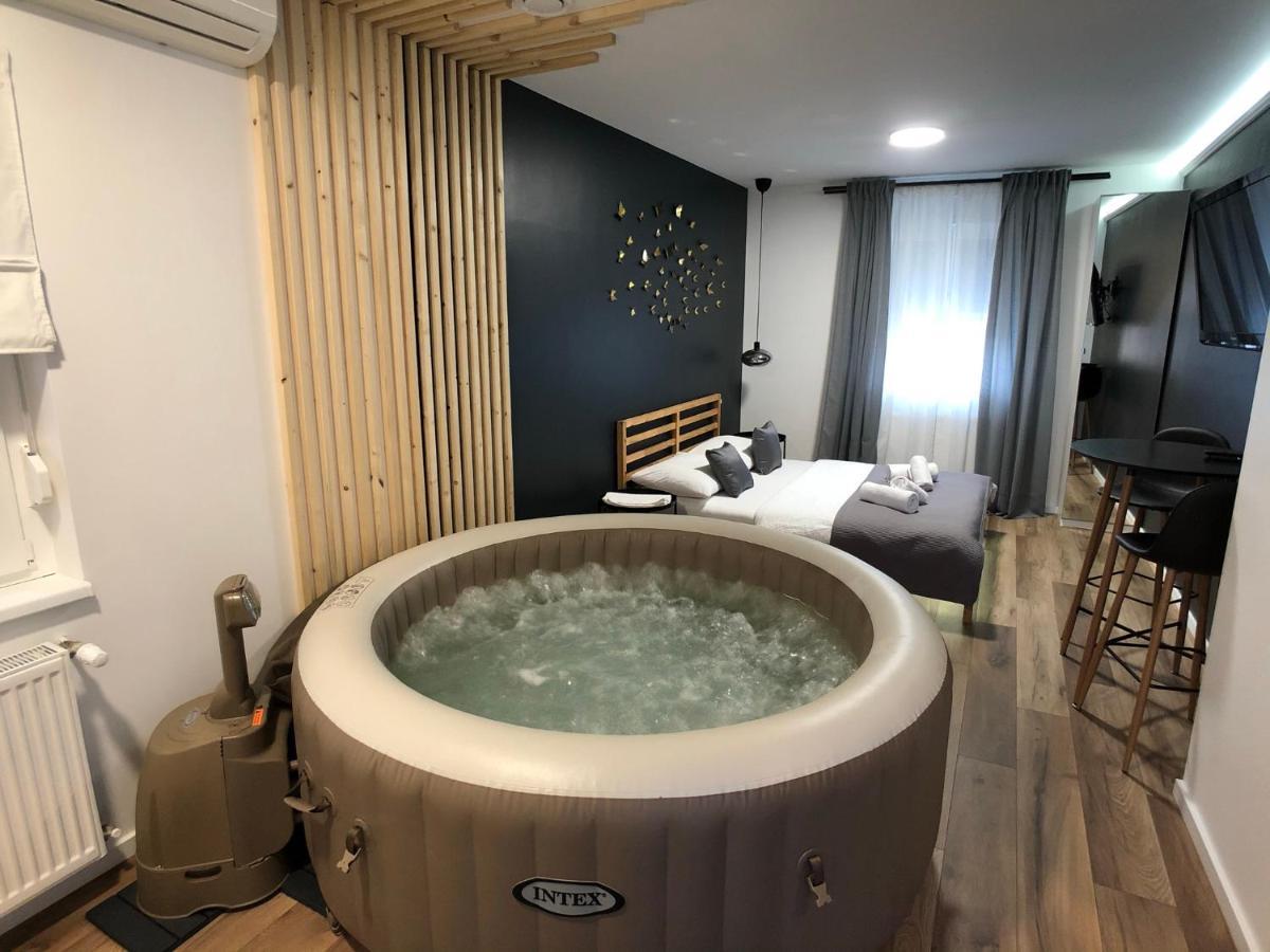 Apartment Zagreb Jacuzzi المظهر الخارجي الصورة