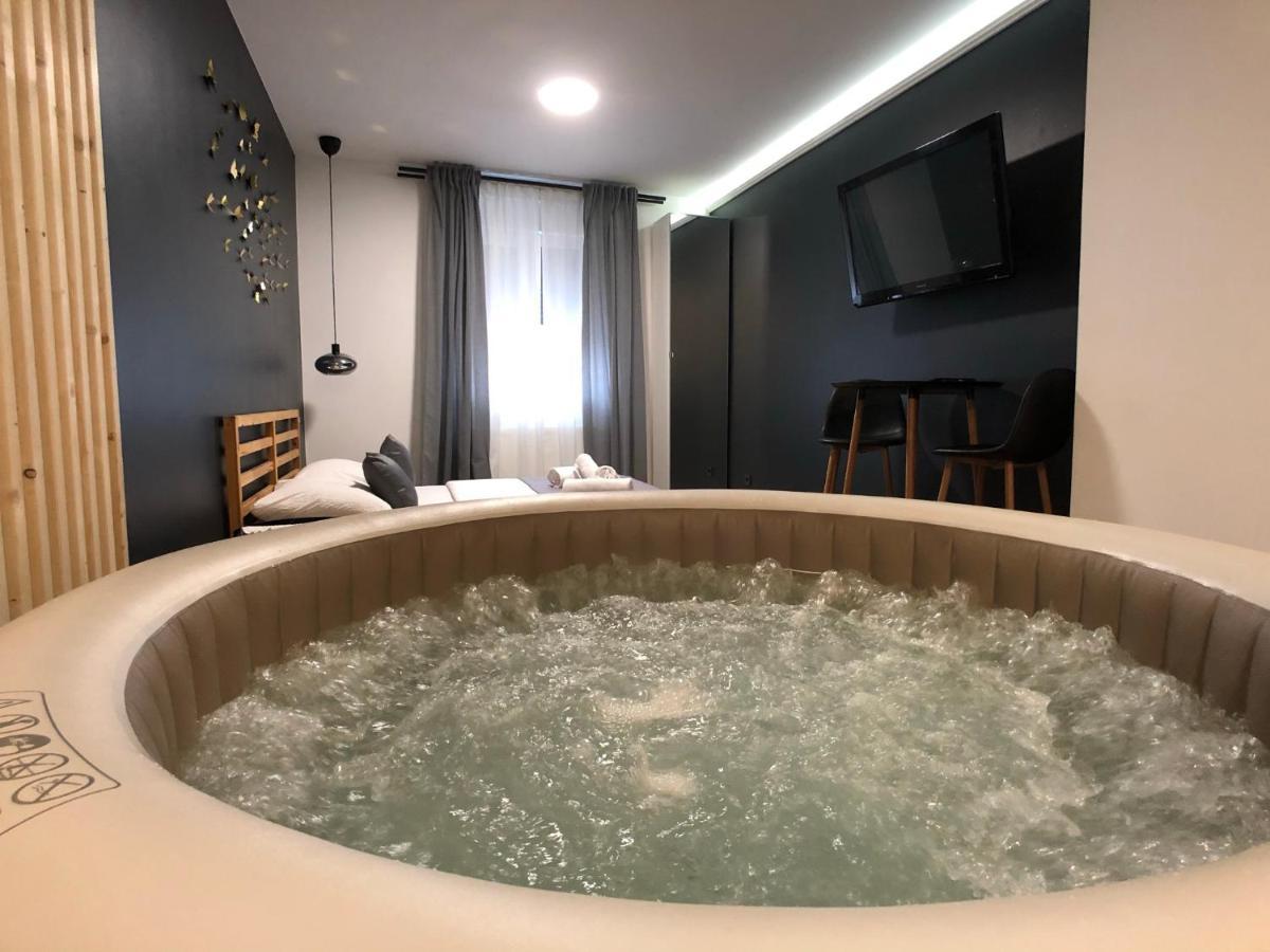 Apartment Zagreb Jacuzzi المظهر الخارجي الصورة